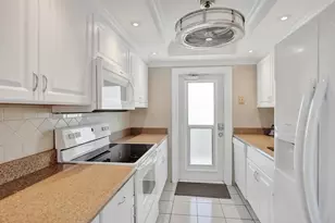 505 N Riverside Dr, Pompano Beach, FL 33062 - Photo 9