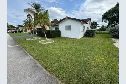 7610 NW 66th Terrace, Tamarac, FL 33321 - Photo 3