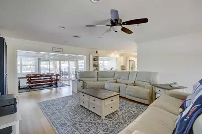 1920 Waters Edge, Pompano Beach, FL 33062 - Photo 5