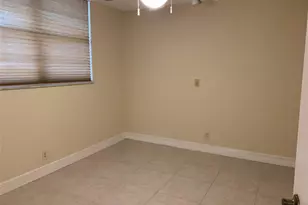 9460 Poinciana Pl, Davie, FL 33324 - Photo 15