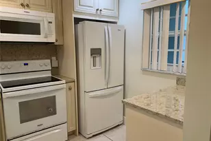 9460 Poinciana Pl, Davie, FL 33324 - Photo 5