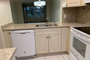 9460 Poinciana Pl, Davie, FL 33324 - Photo 3