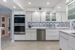 2850 N Palm Aire Dr, Pompano Beach, FL 33069 - Photo 13