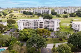 2850 N Palm Aire Dr, Pompano Beach, FL 33069 - Photo 3