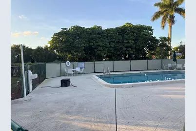 505 Spencer Drive #307, West Palm Beach, FL 33409 - Photo 3