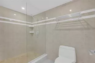 1010 S Ocean Blvd, Pompano Beach, FL 33062 - Photo 17