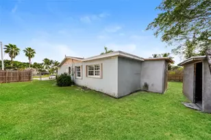 1351 SW 10th Ave, Deerfield Beach, FL 33441 - Photo 7