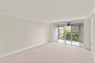 3900 Oaks Clubhouse Dr, Pompano Beach, FL 33069 - Photo 11