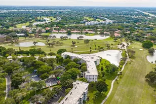 3900 Oaks Clubhouse Dr, Pompano Beach, FL 33069 - Photo 25