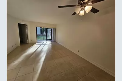 5583 Courtyard Drive #5583, Margate, FL 33063 - Photo 3