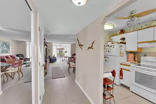 8880 Sunrise Lakes Blvd, Sunrise, FL 33322 - Photo 15