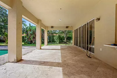 140 Royal Palm Court, Plantation, FL 33317 - Photo 15