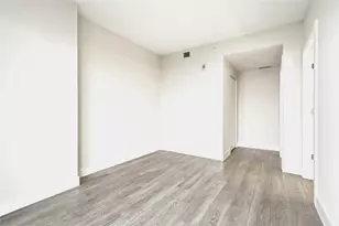 2960 NE 207th St, Miami, FL 33180 - Photo 21