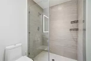 2960 NE 207th St, Miami, FL 33180 - Photo 25