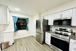 2200 S Cypress Bend Dr, Pompano Beach, FL 33069 - Photo 7