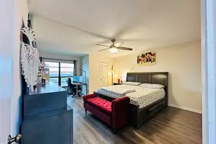 2200 S Cypress Bend Dr, Pompano Beach, FL 33069 - Photo 15