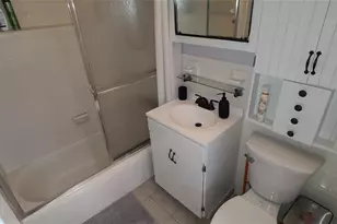 321 Mid Pines Rd, Palm Springs, FL 33461 - Photo 17