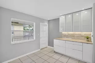 4051 NE 13th Ave, Oakland Park, FL 33334 - Photo 7