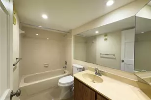 1701 Whitehall Dr, Davie, FL 33324 - Photo 21