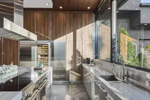 2213 NE 37th Dr, Fort Lauderdale, FL 33308 - Photo 29