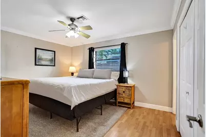 4221 NE 13th Avenue, Oakland Park, FL 33334 - Photo 13