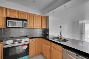 20335 W Country Club Dr, Aventura, FL 33180 - Photo 7