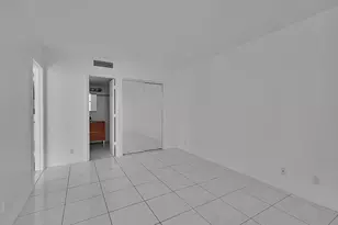 20335 W Country Club Dr, Aventura, FL 33180 - Photo 27