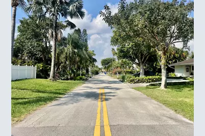 3220 Oleander Way, Pompano Beach, FL 33062 - Photo 39