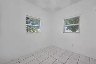 1114 NW 39th St, Miami, FL 33127 - Photo 13