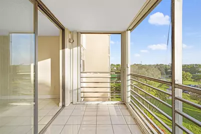 1300 Saint Charles Place #507, Pembroke Pines, FL 33026 - Photo 5