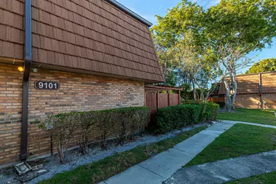 9101 SW 19th Place #B, Davie, FL 33324 - Photo 3