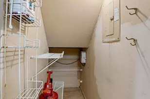 9101 SW 19th Pl, Davie, FL 33324 - Photo 17