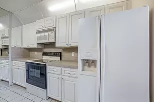 9101 SW 19th Pl, Davie, FL 33324 - Photo 7