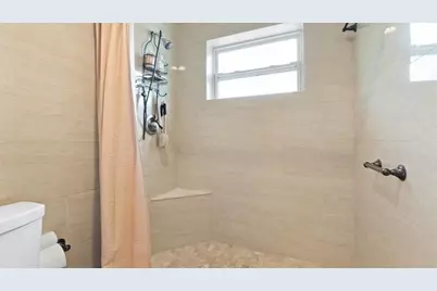 724 NE 2nd Street, Pompano Beach, FL 33060 - Photo 9