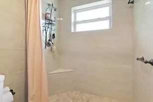 724 NE 2nd St, Pompano Beach, FL 33060 - Photo 9