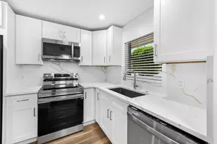 21905 Lake Forest Cir, Boca Raton, FL 33433 - Photo 5