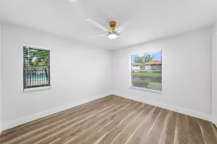 21905 Lake Forest Cir, Boca Raton, FL 33433 - Photo 9