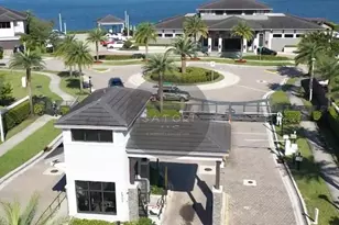 16000 NW 91st Ct, Miami Lakes, FL 33018 - Photo 19