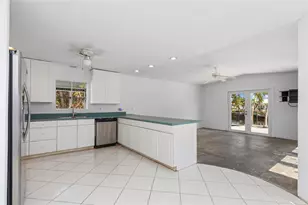 360 SE 5th Ave, Pompano Beach, FL 33060 - Photo 29