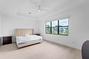 8870 NW 37th Dr, Coral Springs, FL 33065 - Photo 11