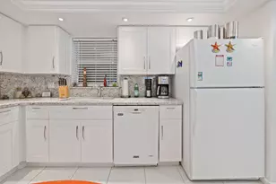 303 N Riverside Dr, Pompano Beach, FL 33062 - Photo 5