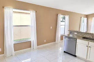 231 Preserve Ct, Royal Palm Beach, FL 33411 - Photo 9