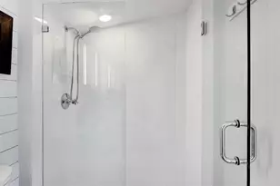 2409 NE 19th Ave, Wilton Manors, FL 33305 - Photo 11