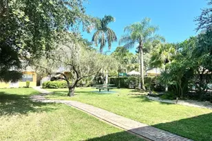 5186 NE 6th Ave, Oakland Park, FL 33334 - Photo 23