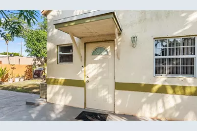 117 SW 1st Avenue, Hallandale Beach, FL 33009 - Photo 11