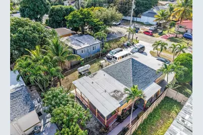 117 SW 1st Avenue, Hallandale Beach, FL 33009 - Photo 5