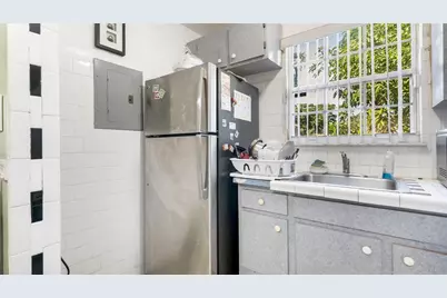 117 SW 1st Avenue, Hallandale Beach, FL 33009 - Photo 25