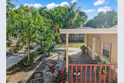 117 SW 1st Avenue, Hallandale Beach, FL 33009 - Photo 7