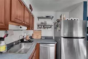 380 NW 47th Ct, Fort Lauderdale, FL 33309 - Photo 9