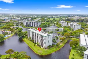 2232 N Cypress Bend Dr, Pompano Beach, FL 33069 - Photo 3